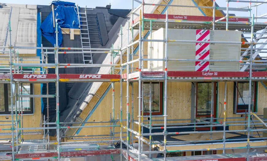 Ten błąd w izolacji domu drewnianego kosztuje fortunę. Sprawdź, jak uniknąć kondensacji!
